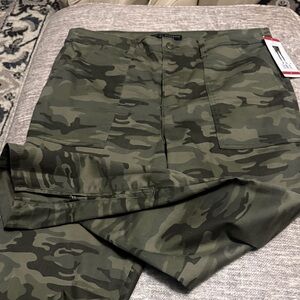 Sanctuary Olive Camouflage Pants